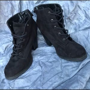 Forever 21 black suede boots with heels